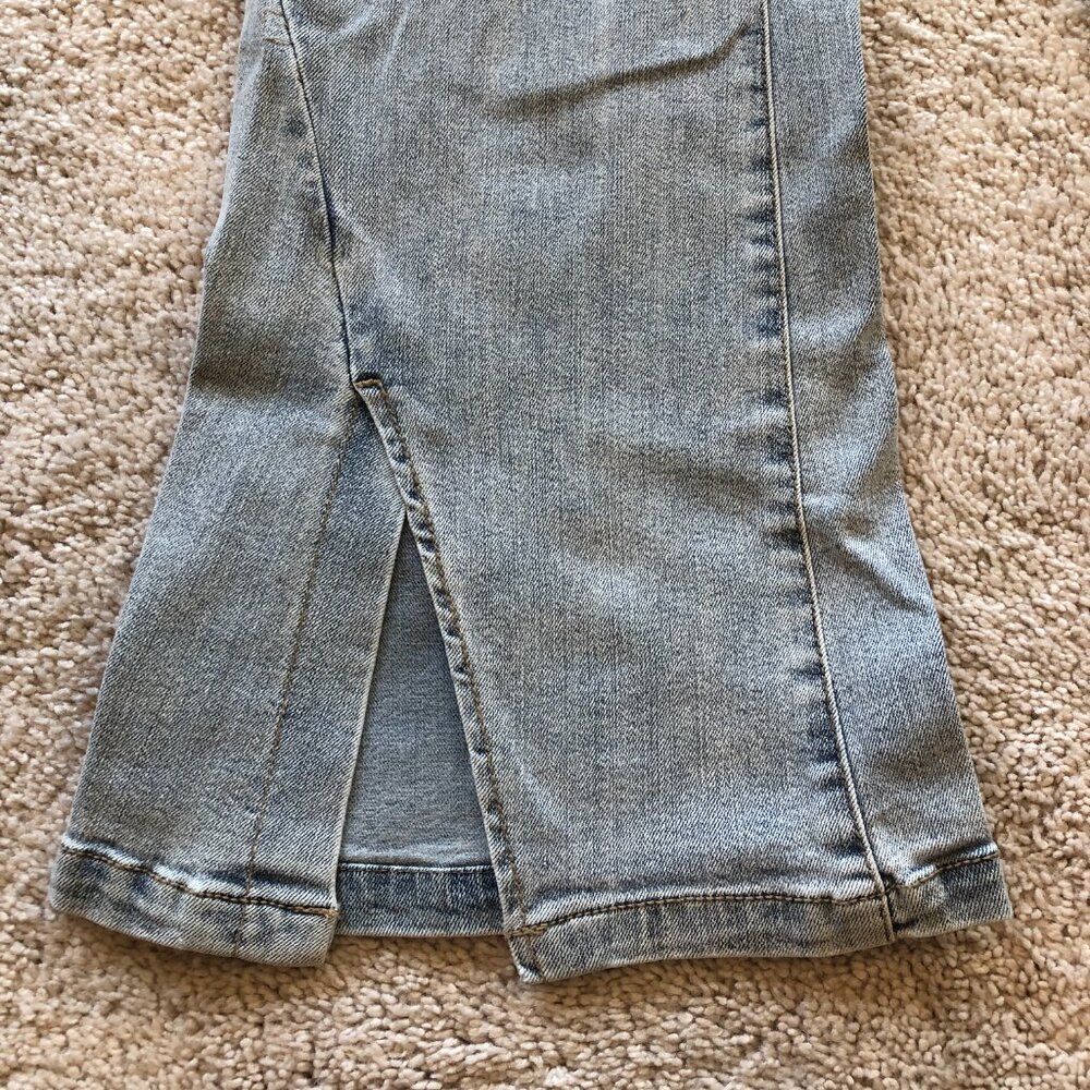 NWOT Versona Women's Flare Split Crop Ankle Light Wash Jeans - Picture 5 of 11
